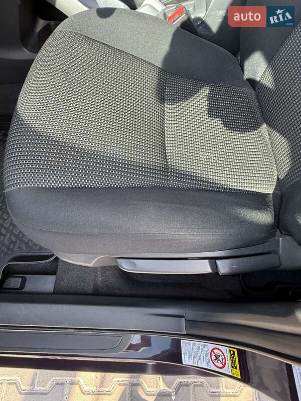 Хэтчбек Toyota Auris 2011 в Харькове