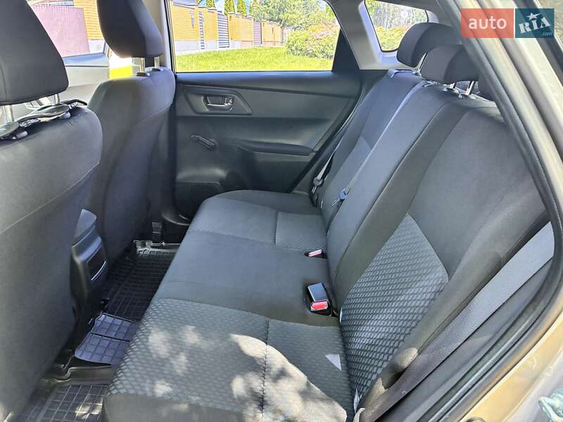 Хэтчбек Toyota Auris 2013 в Черкассах фото 6 Хэтчбек Toyota Auris 2013 в Черкассах