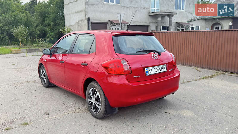 Хэтчбек Toyota Auris 2009 в Новоселице
