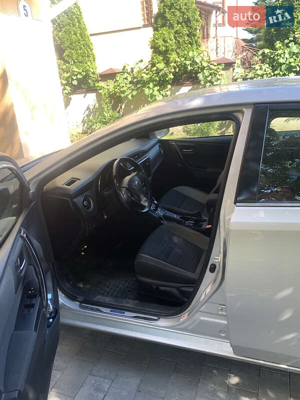 Універсал Toyota Auris 2016 в Львові