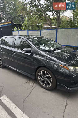 Хэтчбек Toyota Auris 2015 в Киеве