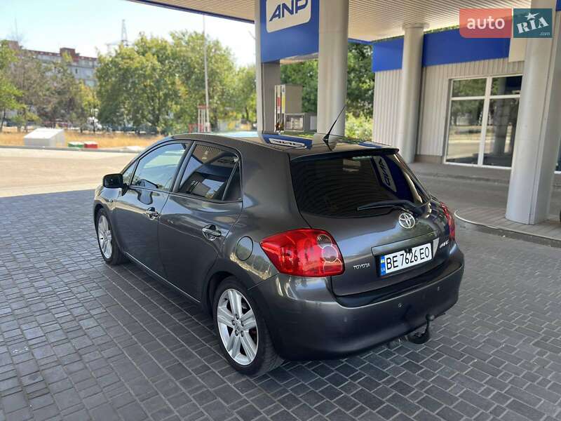 Хэтчбек Toyota Auris 2007 в Николаеве