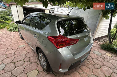 Хэтчбек Toyota Auris 2013 в Гадяче