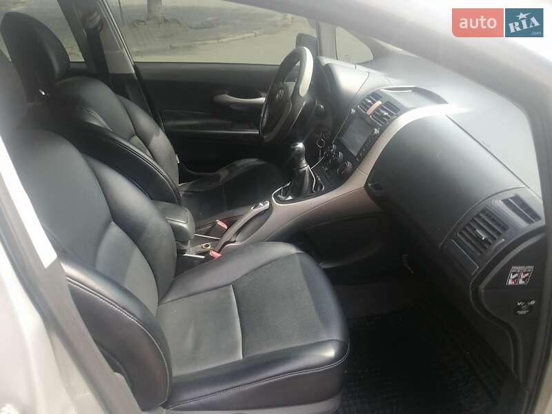 Хетчбек Toyota Auris 2007 в Новомосковську