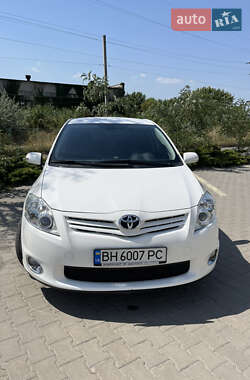 Хэтчбек Toyota Auris 2011 в Одессе