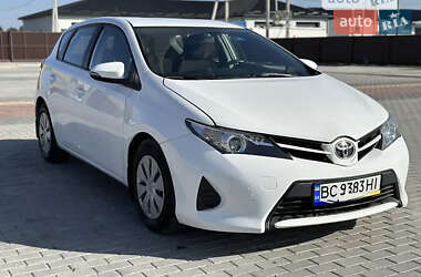Хэтчбек Toyota Auris 2014 в Львове