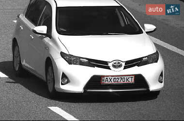 Хэтчбек Toyota Auris 2013 в Киеве