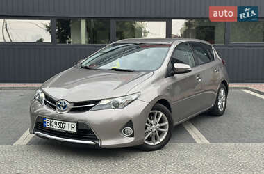 Хэтчбек Toyota Auris 2013 в Ровно