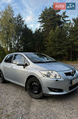 Хэтчбек Toyota Auris 2007 в 