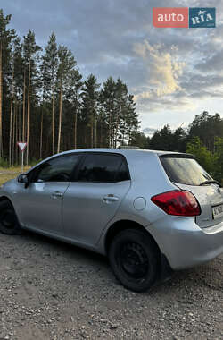 Хэтчбек Toyota Auris 2007 в 