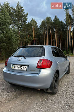 Хэтчбек Toyota Auris 2007 в 