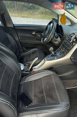 Хэтчбек Toyota Auris 2007 в 