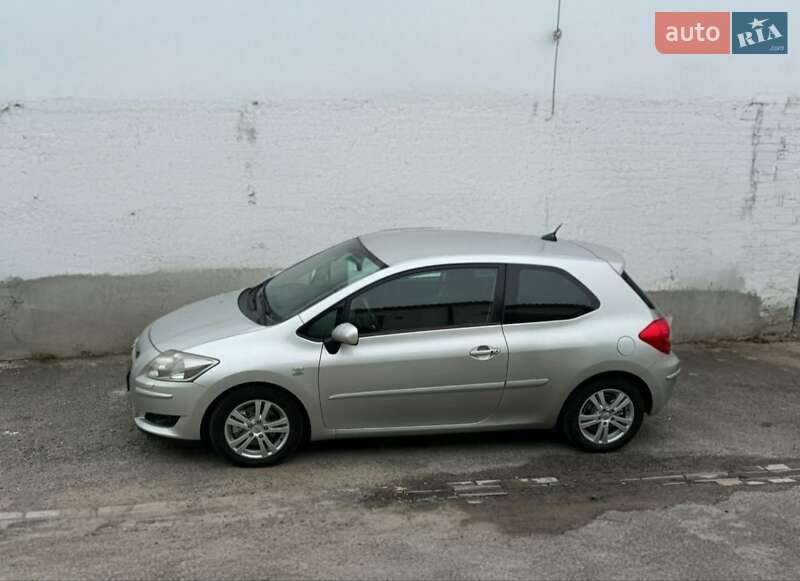Хетчбек Toyota Auris 2007 в Луцьку