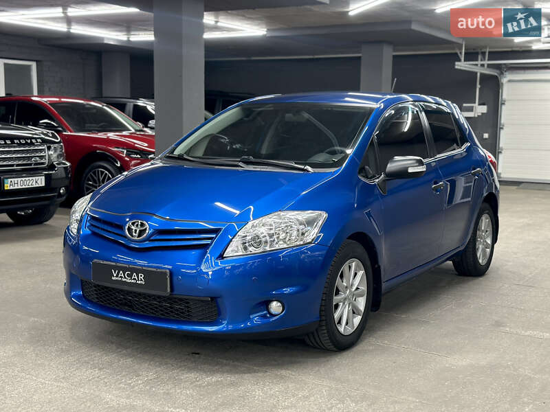 Toyota Auris 2011