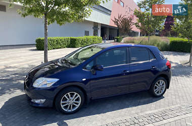 Хэтчбек Toyota Auris 2010 в Киеве