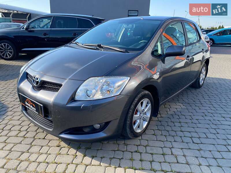 Хэтчбек Toyota Auris 2008 в Львове