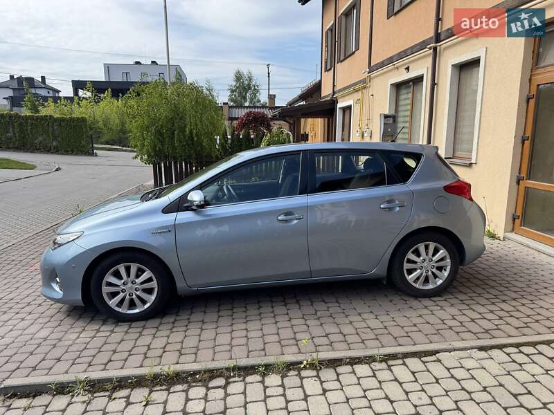 Хэтчбек Toyota Auris 2013 в Хмельницком