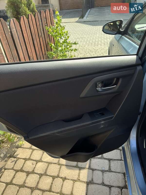 Хэтчбек Toyota Auris 2013 в Хмельницком