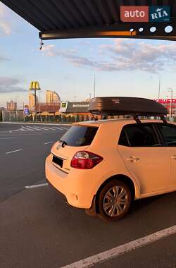 Хэтчбек Toyota Auris 2011 в Киеве