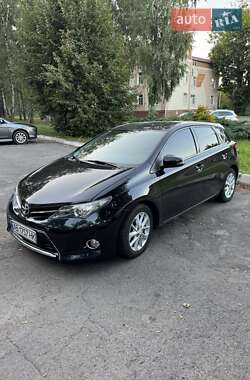 Хэтчбек Toyota Auris 2014 в Виннице