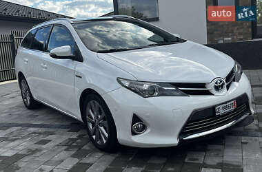 Універсал Toyota Auris 2015 в Луцьку