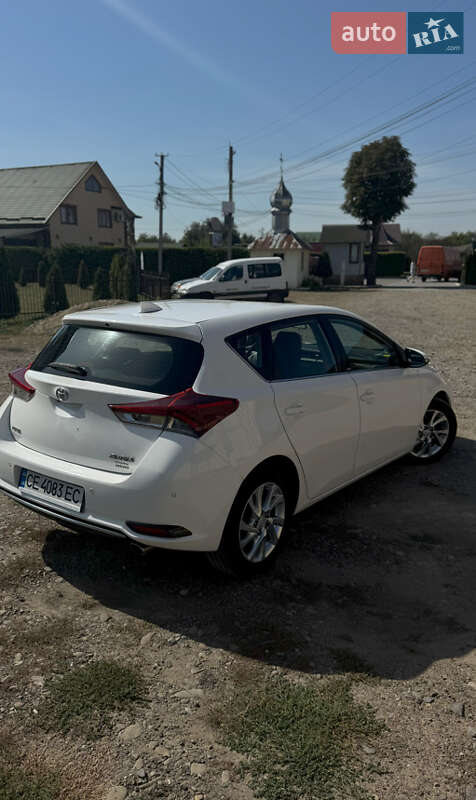Хетчбек Toyota Auris 2016 в Чернівцях