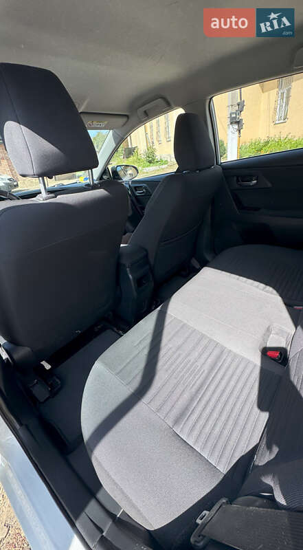 Хетчбек Toyota Auris 2016 в Чернівцях