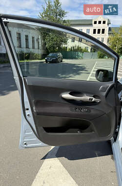 Хэтчбек Toyota Auris 2008 в 