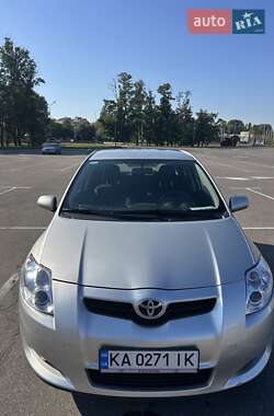 Хэтчбек Toyota Auris 2008 в 