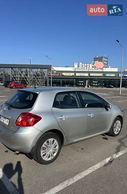 Хэтчбек Toyota Auris 2008 в 