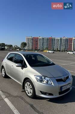 Хэтчбек Toyota Auris 2008 в 