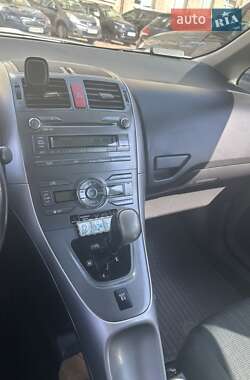 Хэтчбек Toyota Auris 2008 в 