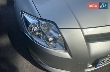 Хэтчбек Toyota Auris 2008 в 