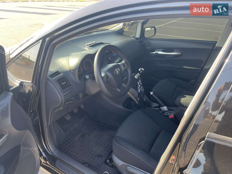 Хэтчбек Toyota Auris 2011 в Одессе