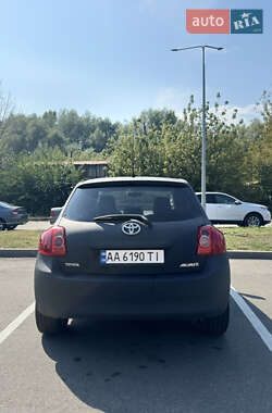 Хэтчбек Toyota Auris 2008 в 