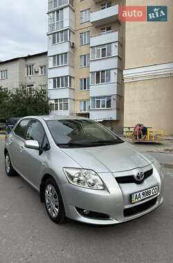 Хэтчбек Toyota Auris 2007 в 
