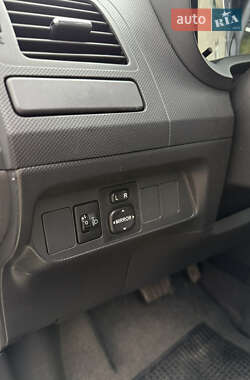 Хэтчбек Toyota Auris 2007 в 