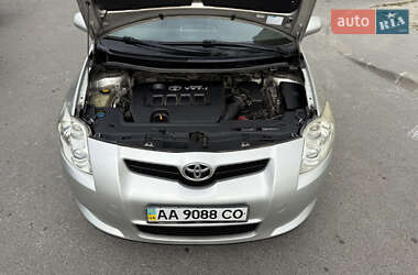 Хэтчбек Toyota Auris 2007 в 