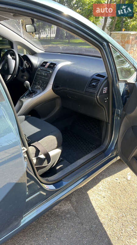 Хэтчбек Toyota Auris 2007 в Киеве