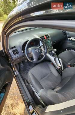 Хэтчбек Toyota Auris 2008 в 