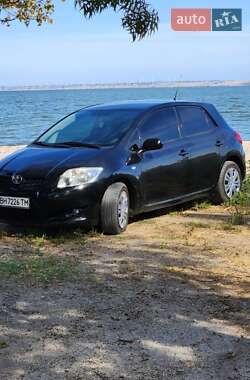 Хэтчбек Toyota Auris 2008 в 