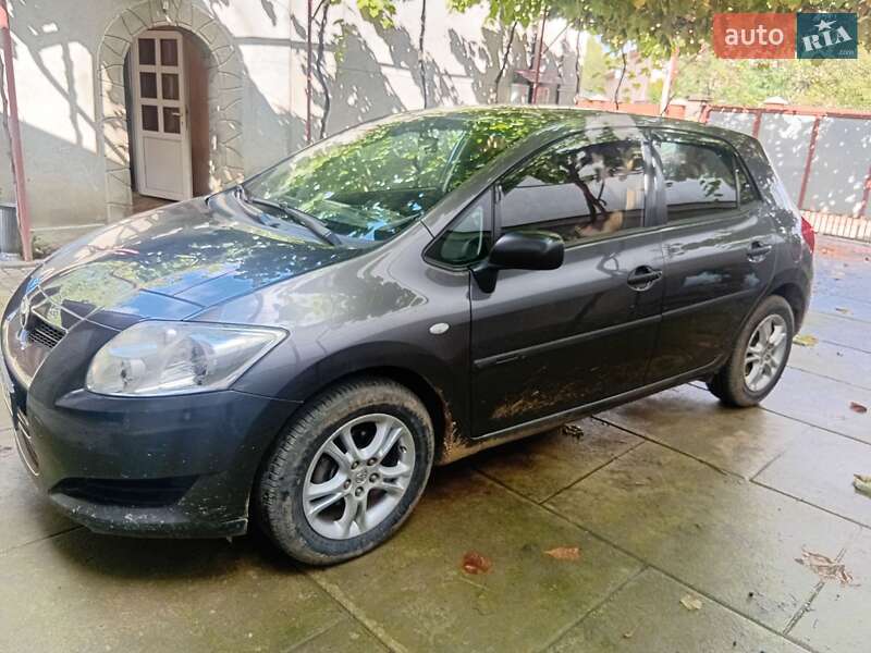 Хетчбек Toyota Auris 2008 в Мукачевому