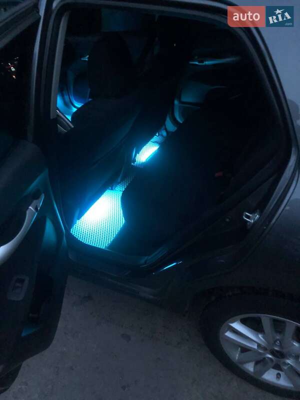 Хетчбек Toyota Auris 2008 в Луцьку