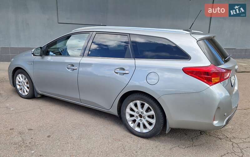 Універсал Toyota Auris 2013 в Львові