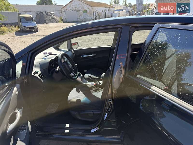 Хетчбек Toyota Auris 2010 в Тростянці