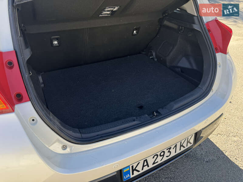 Хэтчбек Toyota Auris 2013 в Киеве