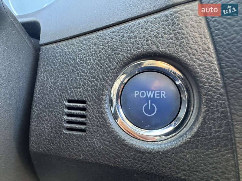 Хэтчбек Toyota Auris 2013 в Киеве