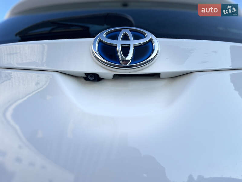 Хэтчбек Toyota Auris 2013 в Луцке