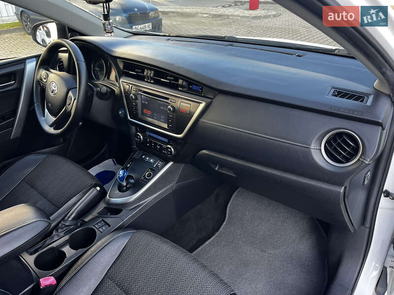 Хэтчбек Toyota Auris 2013 в Луцке