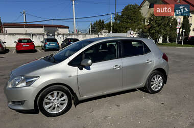 Хэтчбек Toyota Auris 2007 в 